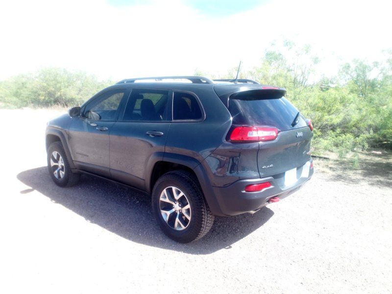 2017 Jeep Cherokee Trailhawk - Photo 3