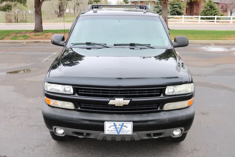 2005 Chevrolet Suburban Photos