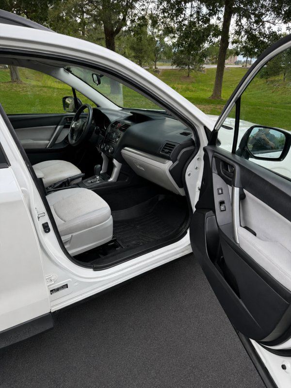 2014 Subaru Forester i - Photo 6