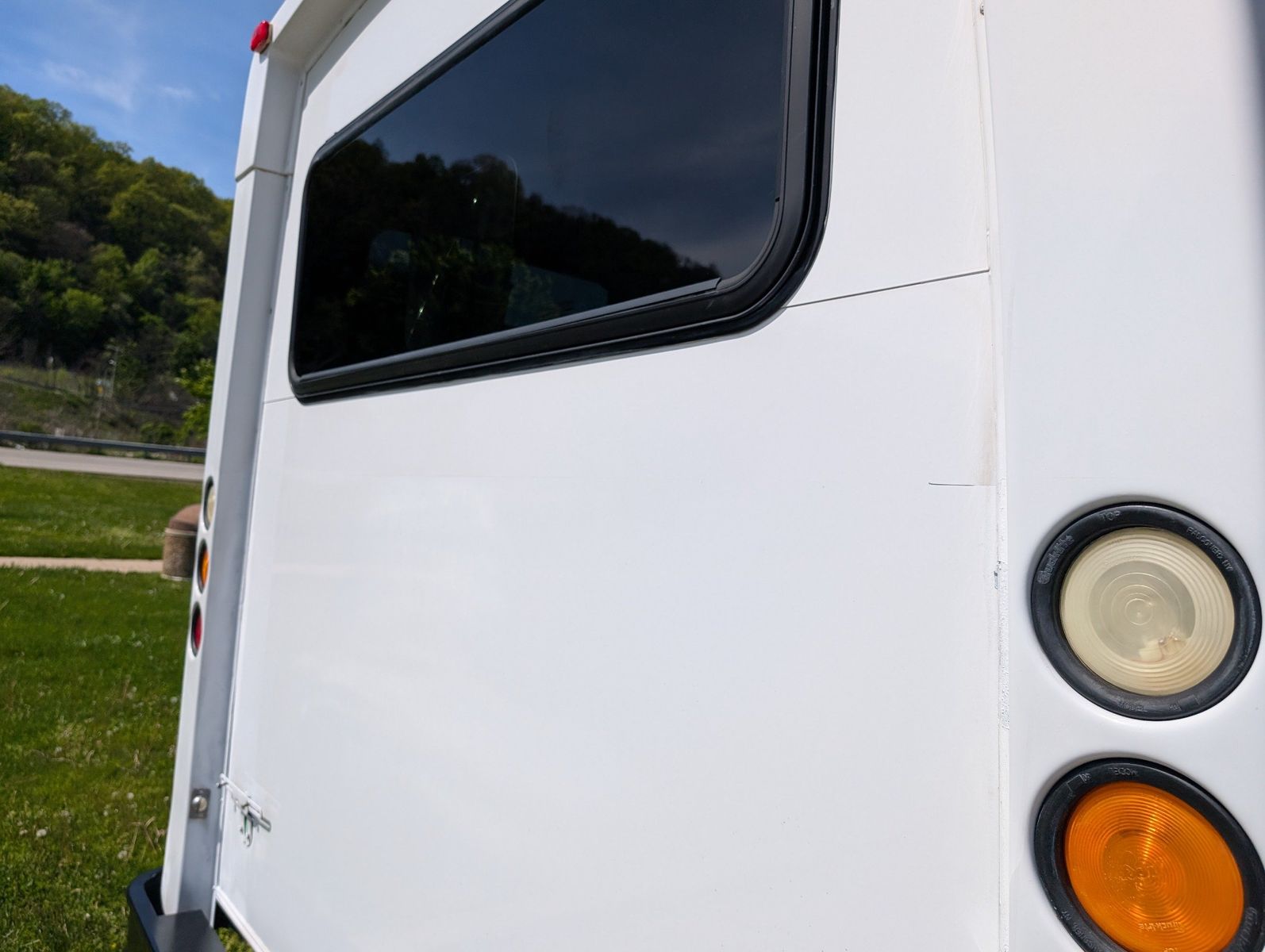 2007 Ford E-450 Cutaway 165
