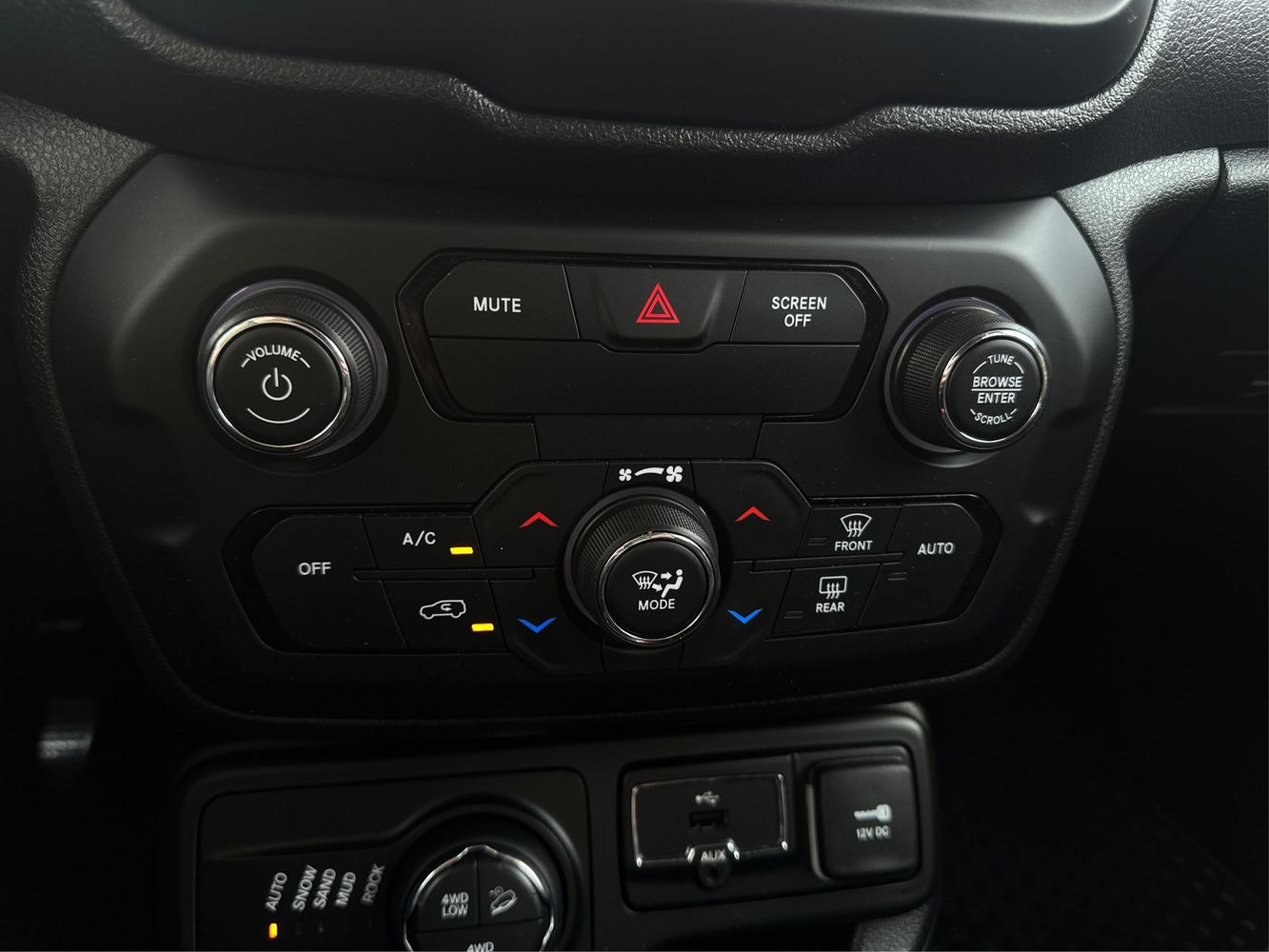 2018 Jeep Renegade Trailhawk photo 24