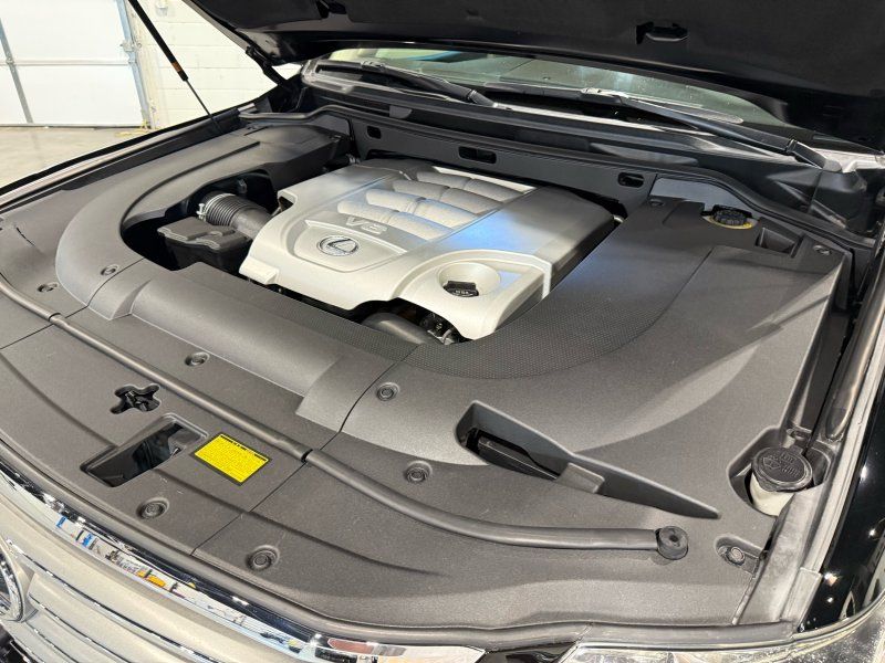 2011 Lexus LX 570 Base, photo 24