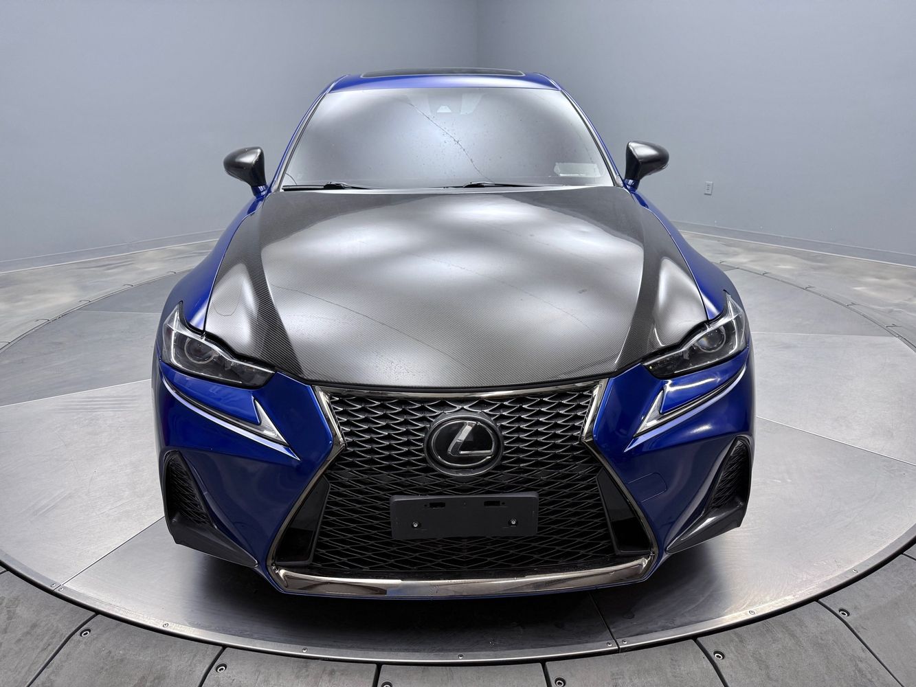 2019 Lexus IS 300 F SPORT photo 2