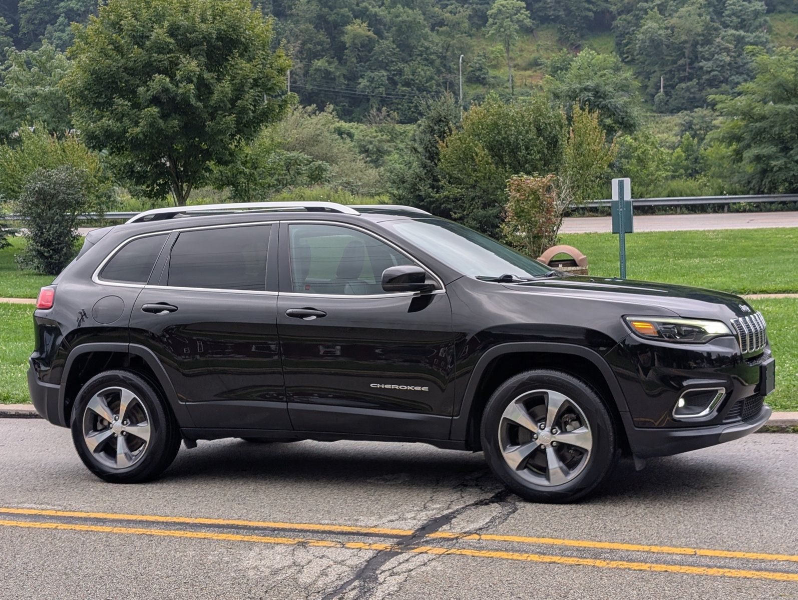 2019 Jeep Cherokee 4