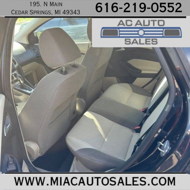 2014 Ford Focus SE photo 4