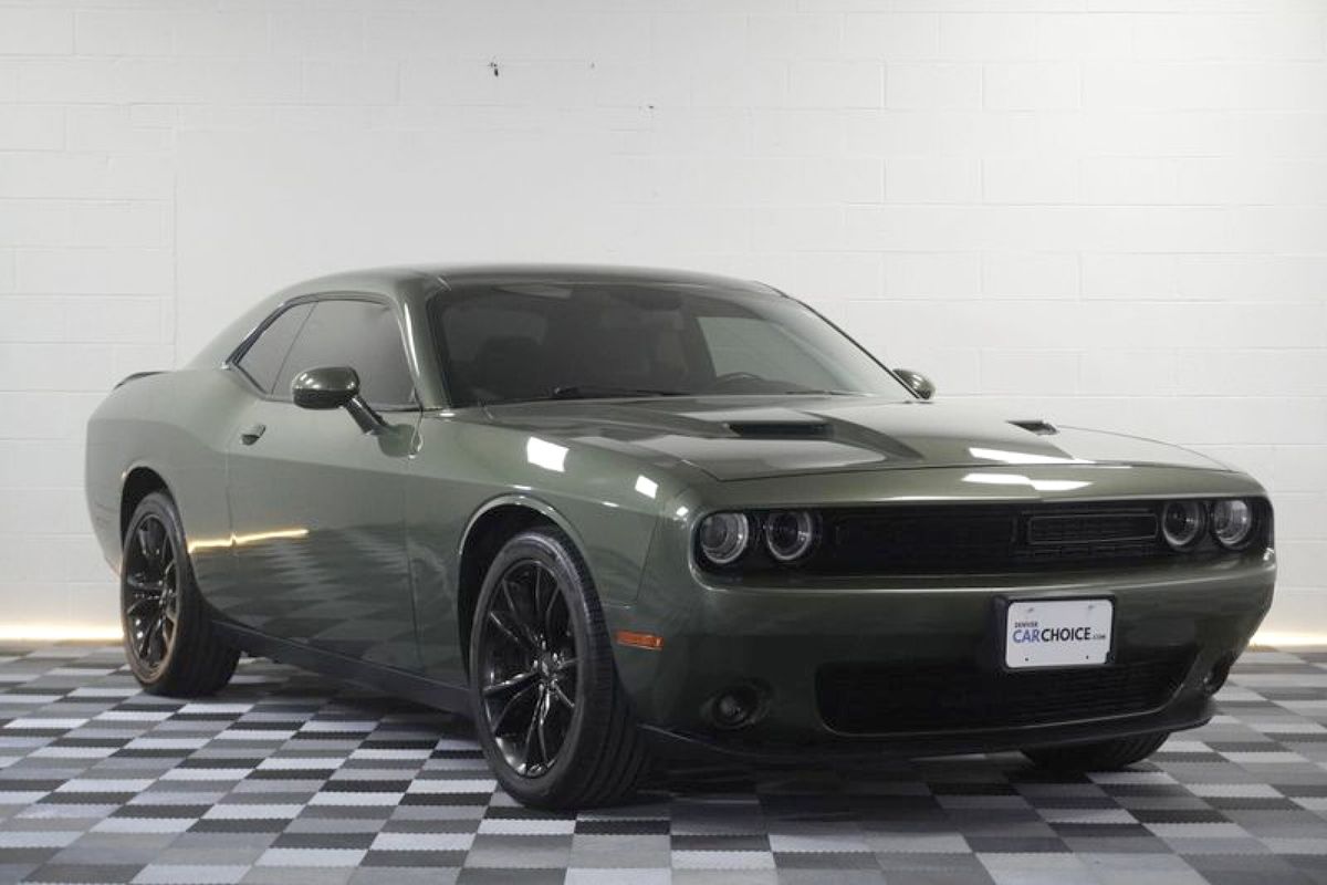 2018 Dodge Challenger SXT Plus