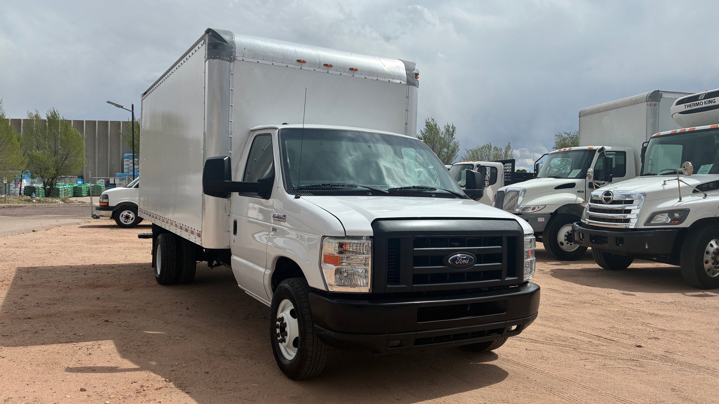 2019 Ford E-Series Cutaway Base