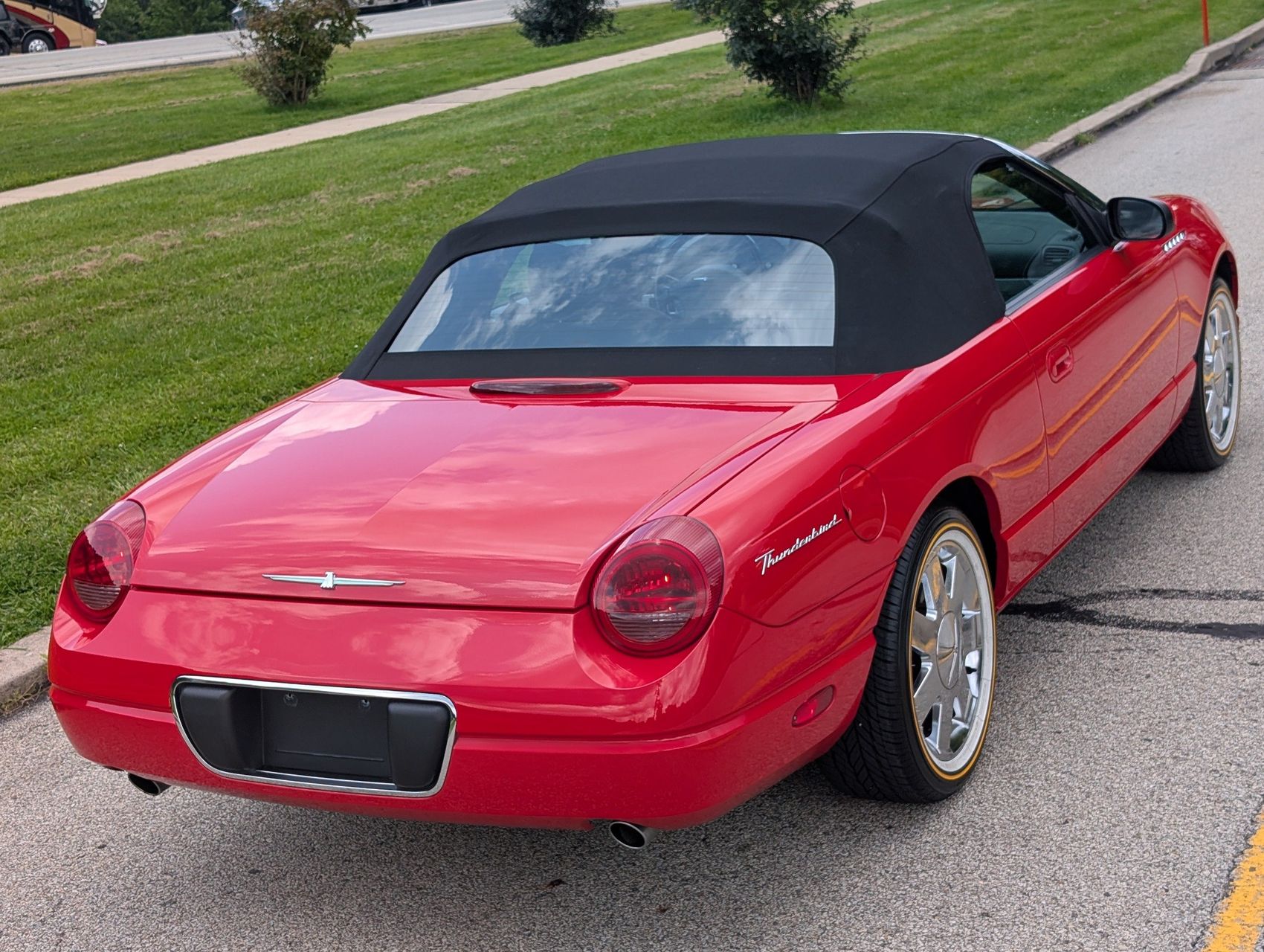 2002 Ford Thunderbird 20