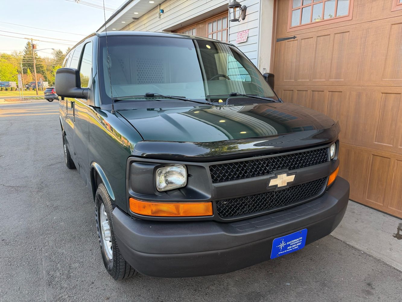 2013 Chevrolet Express 2500 Work Van HD's photo