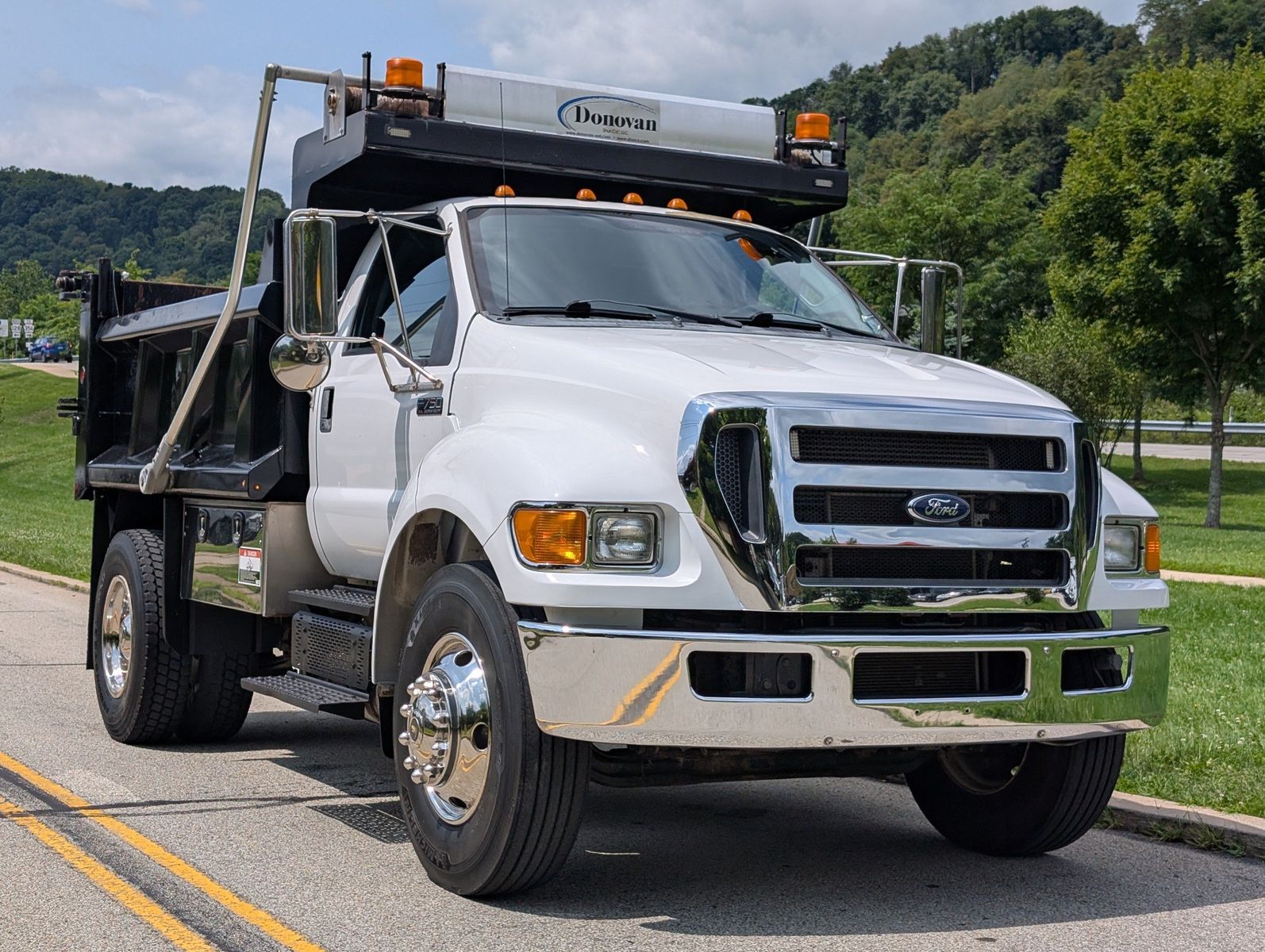 2015 Ford F-750 76