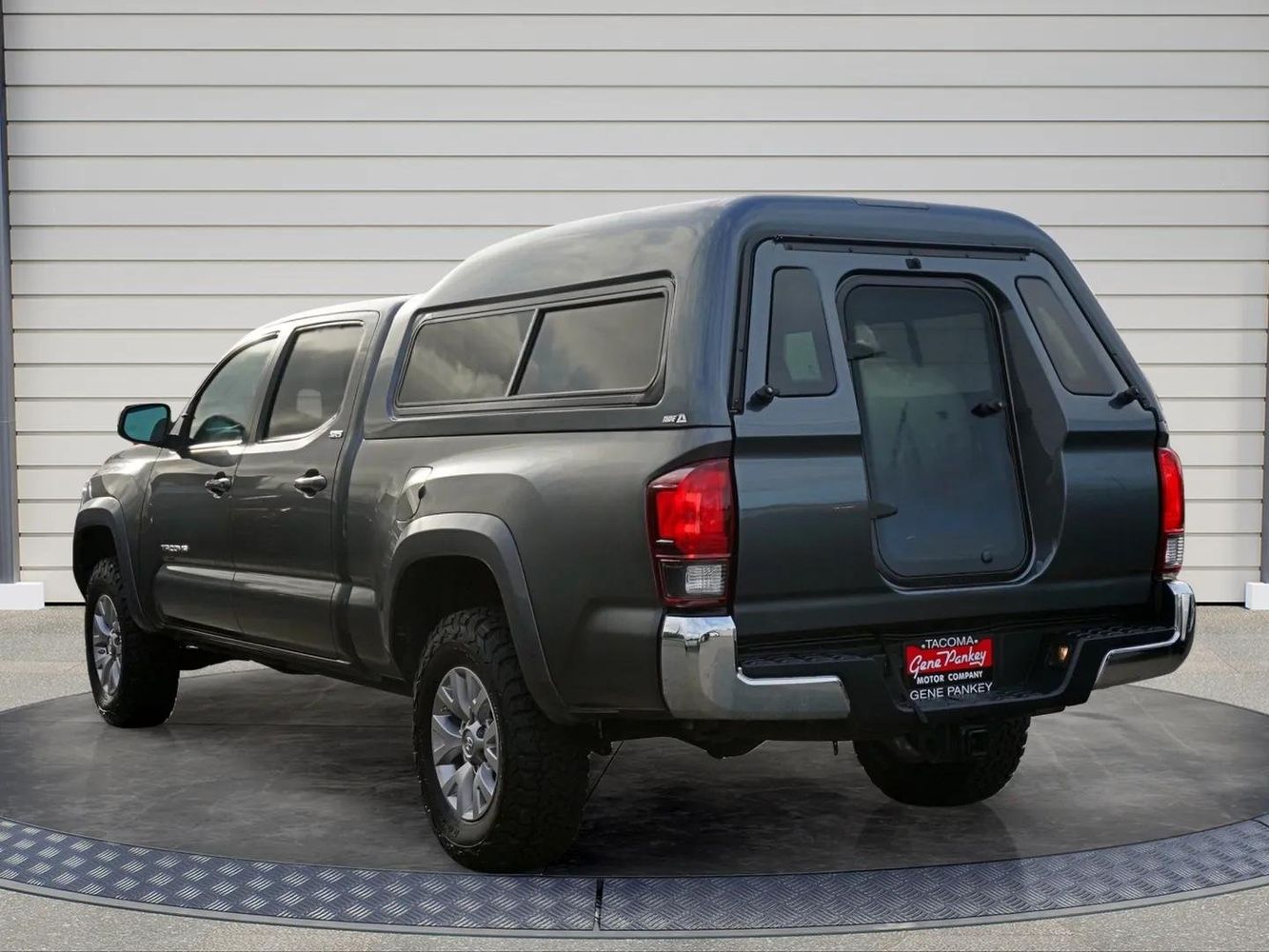 2018 Toyota Tacoma SR5 photo 5