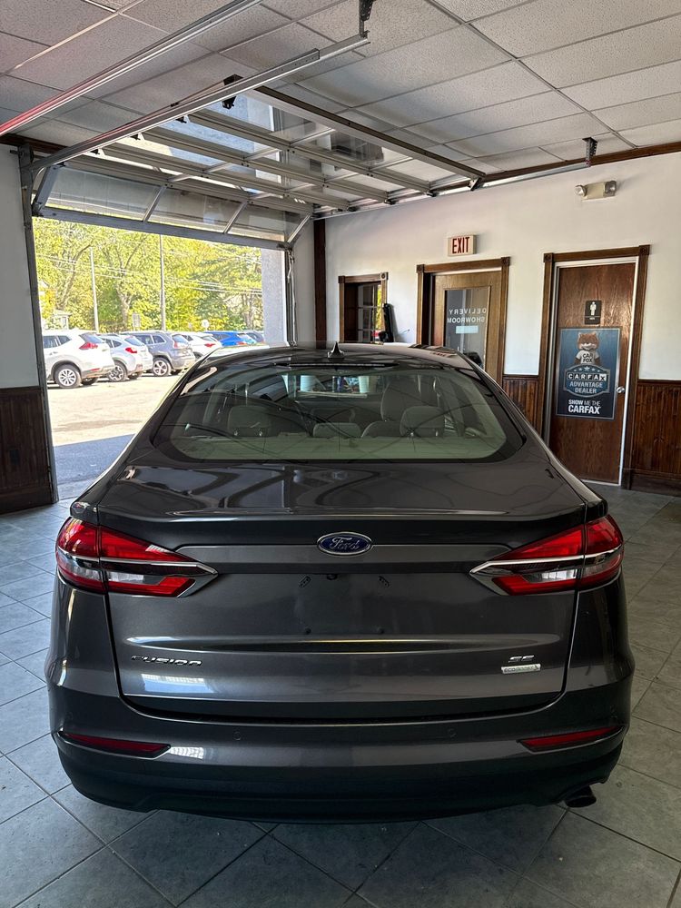 2019 Ford Fusion SE photo 6