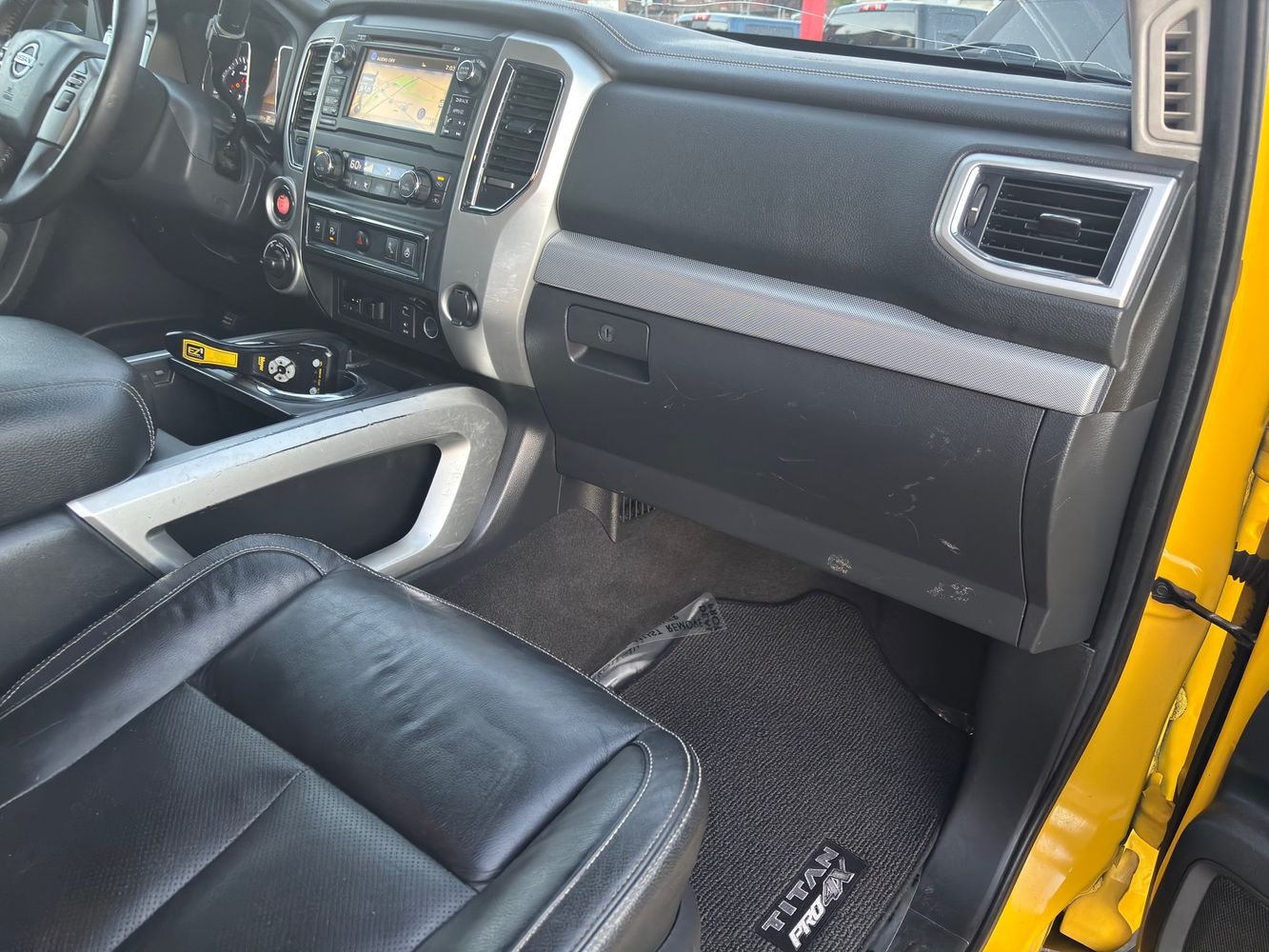 2016 Nissan Titan PRO-4X photo 56