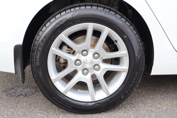 Decoding The Mystery The Perfect Tire Size On 2013 Chevy Malibu