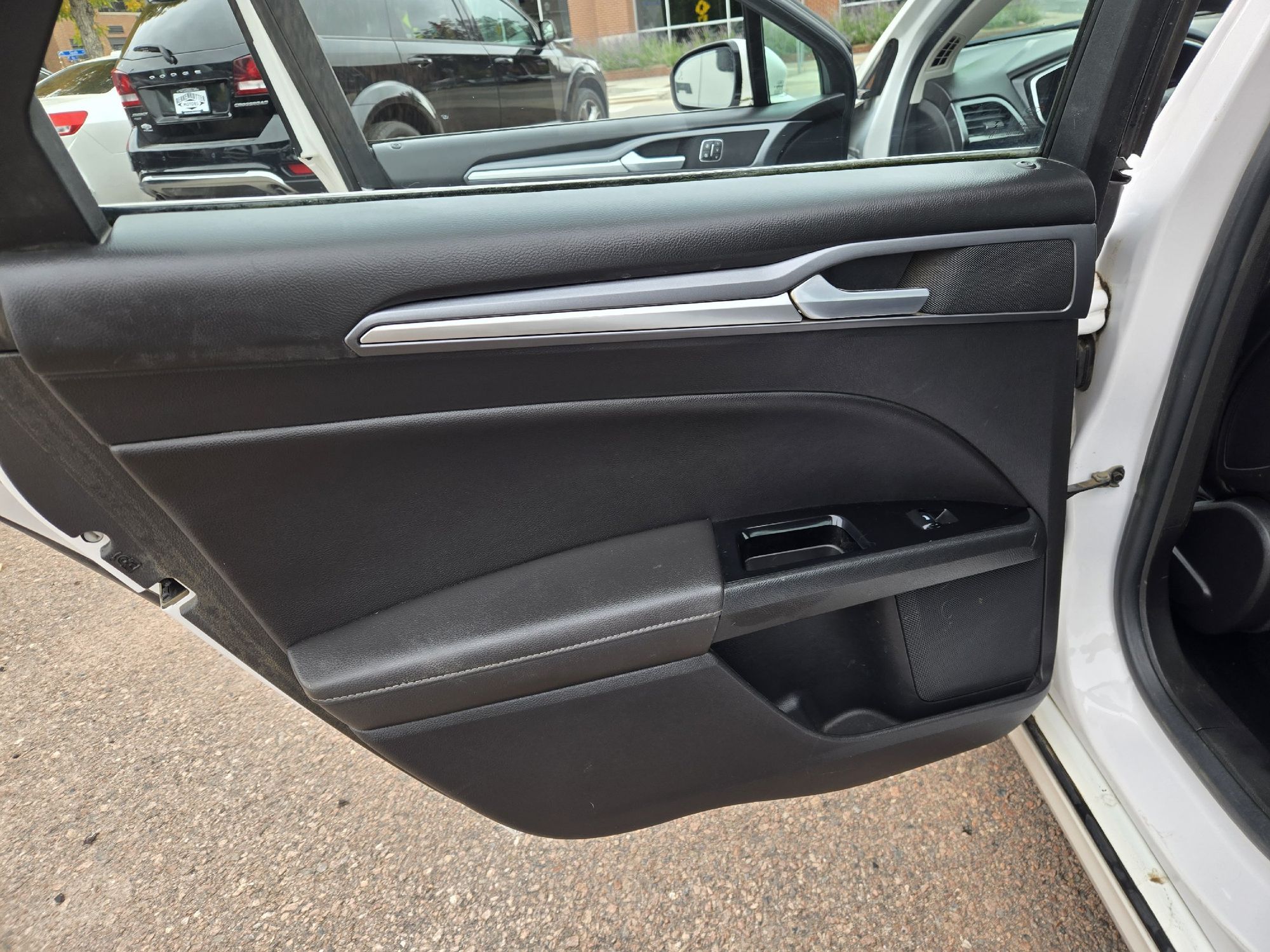 2013 Ford Fusion Energi Titanium photo 18