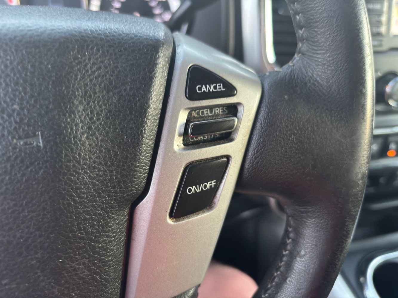 2016 Nissan Titan PRO-4X photo 33