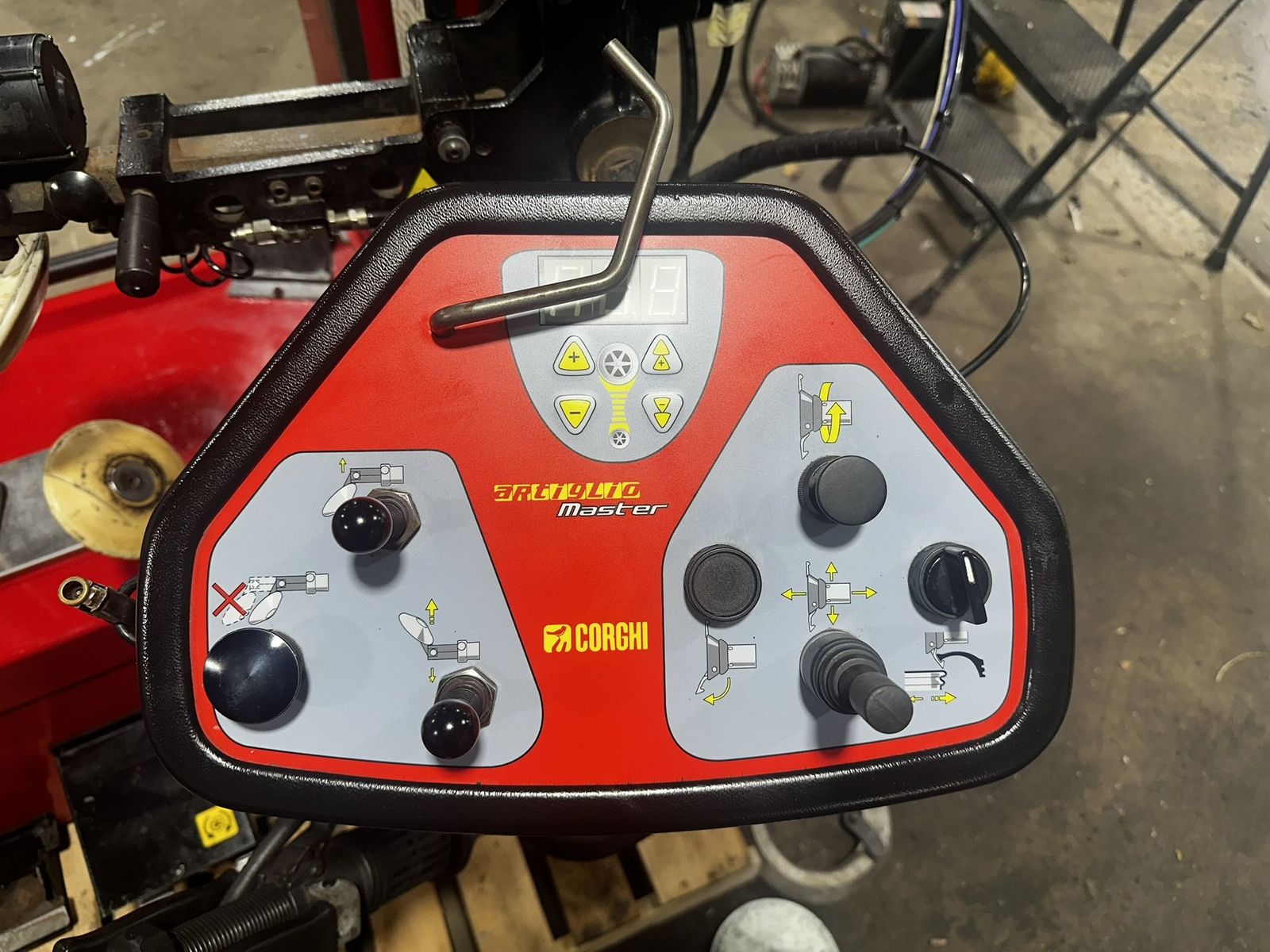 2019 Corghi Artiglio Master J 12