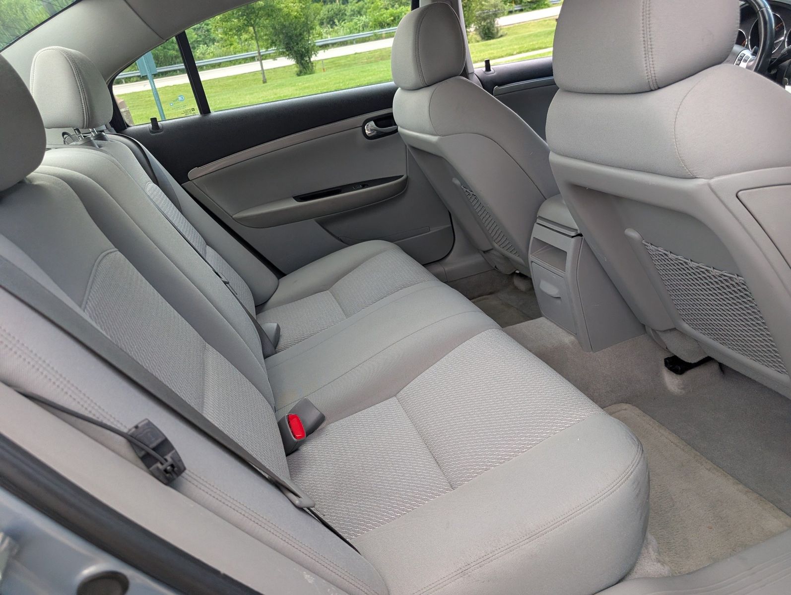 2009 Saturn Aura 68