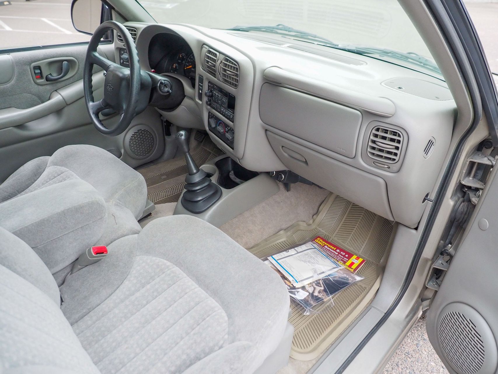 1999 Chevrolet S-10 36
