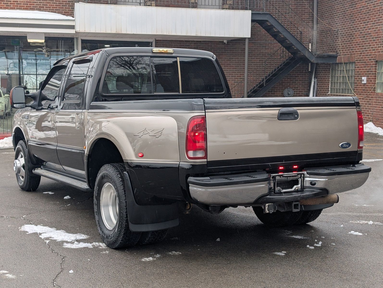 2004 Ford F-350 Super Duty 17