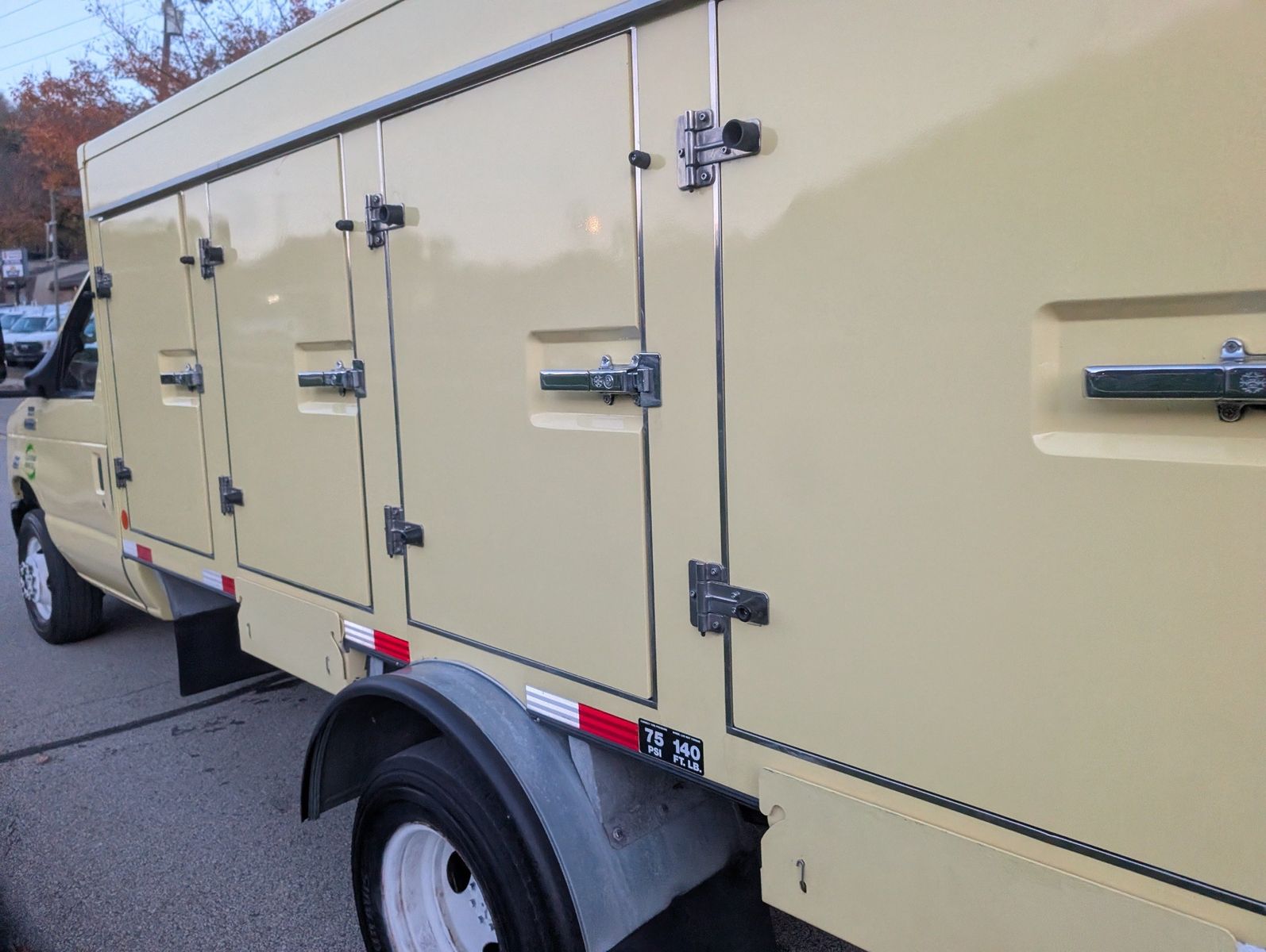 2021 Ford E-Series 32