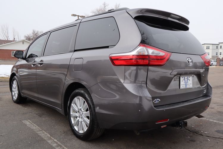 2017 Toyota Sienna LE 7-Passenger | Victory Motors of Colorado