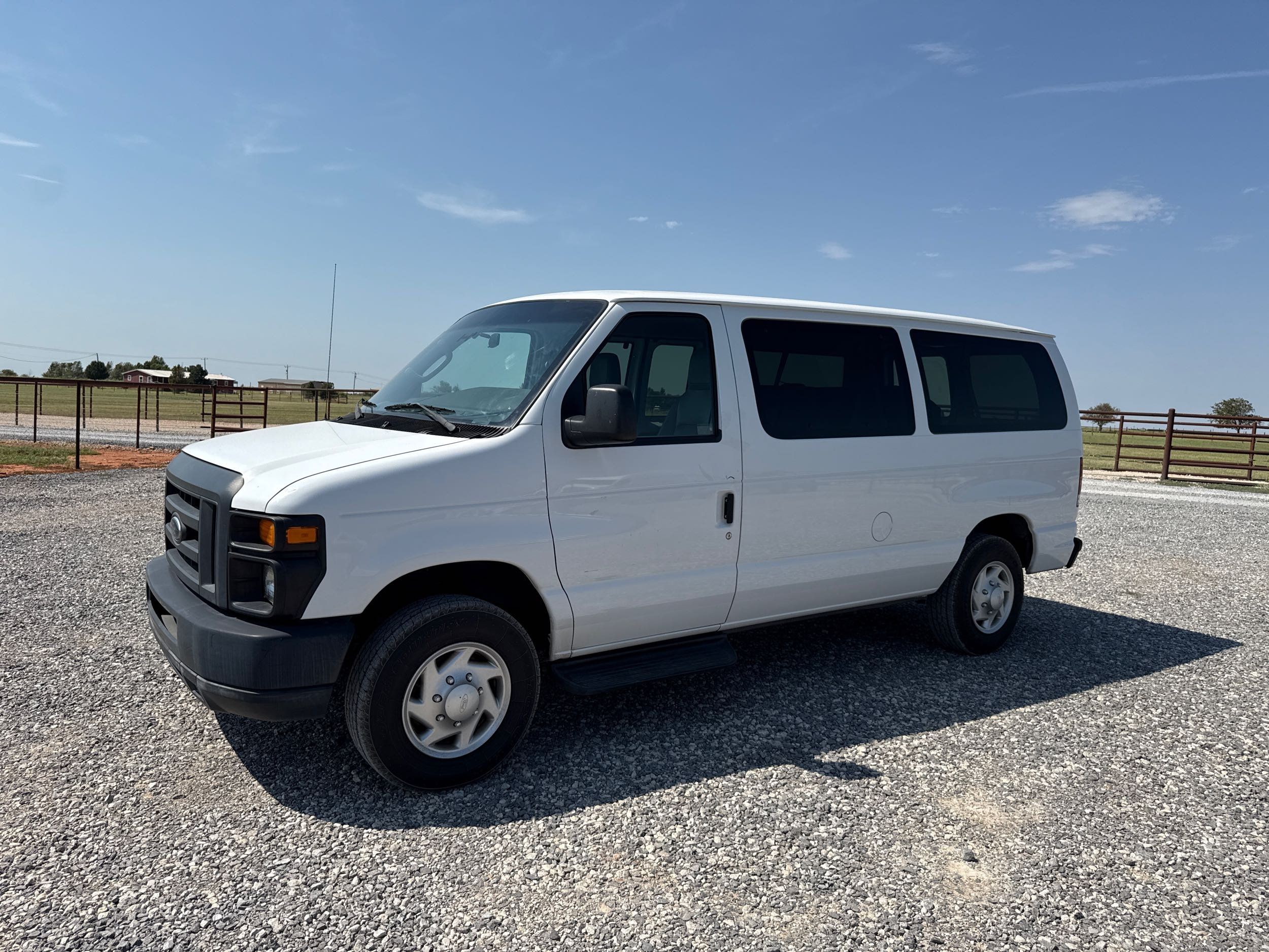2014 Ford E-Series Econoline Wagon XL