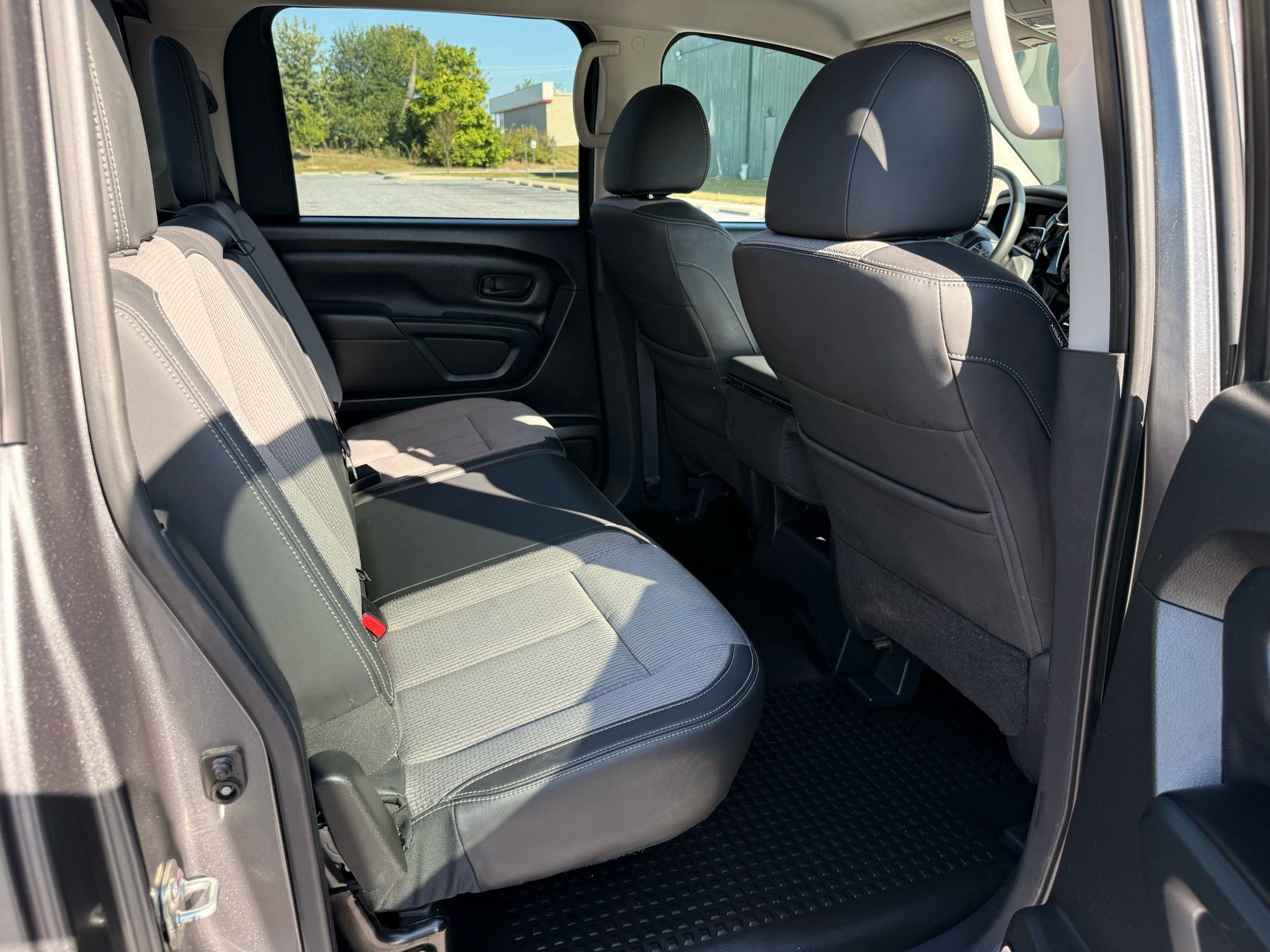 2019 Nissan Titan S photo 12