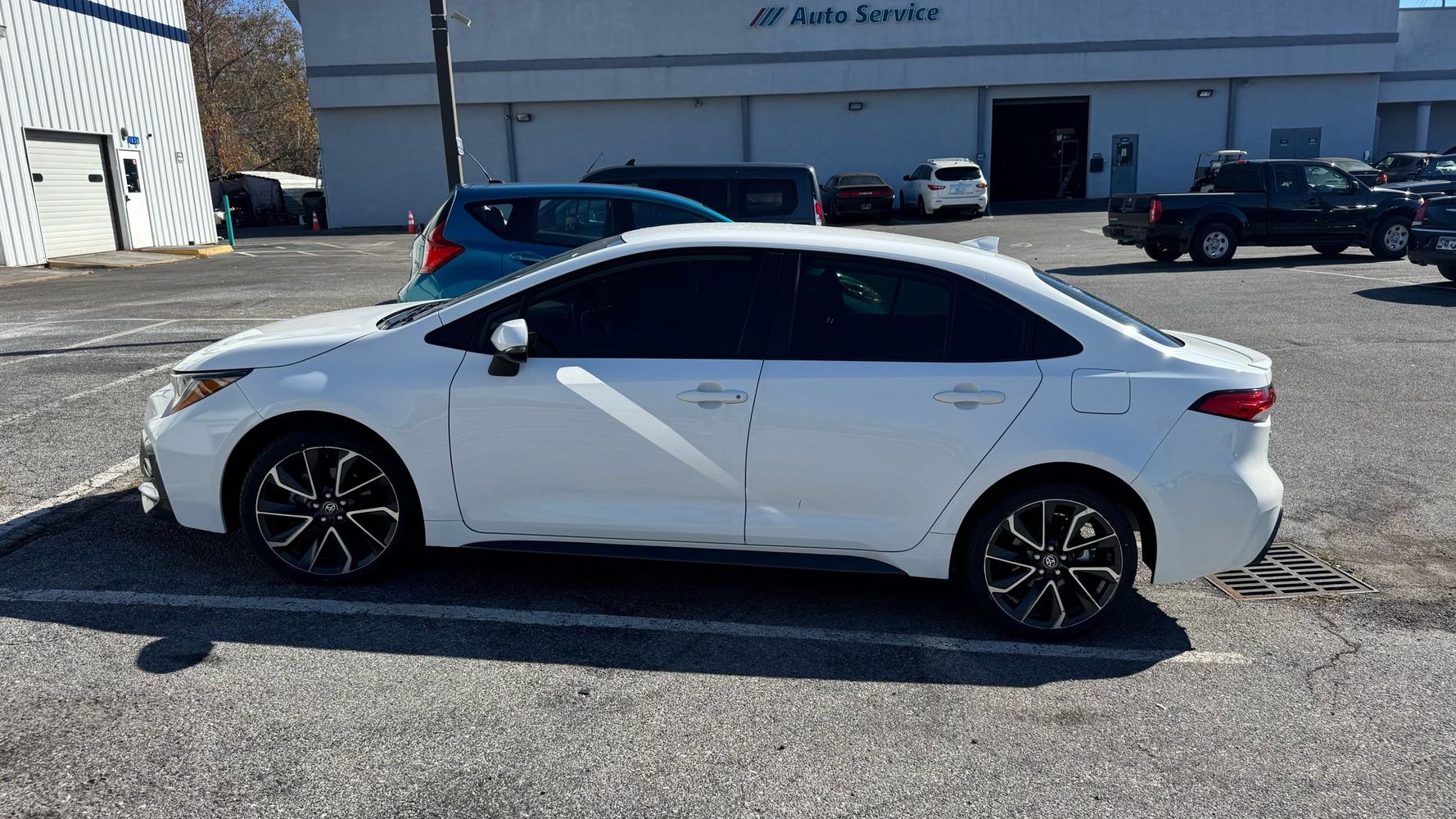 2020 Toyota Corolla SE photo 2