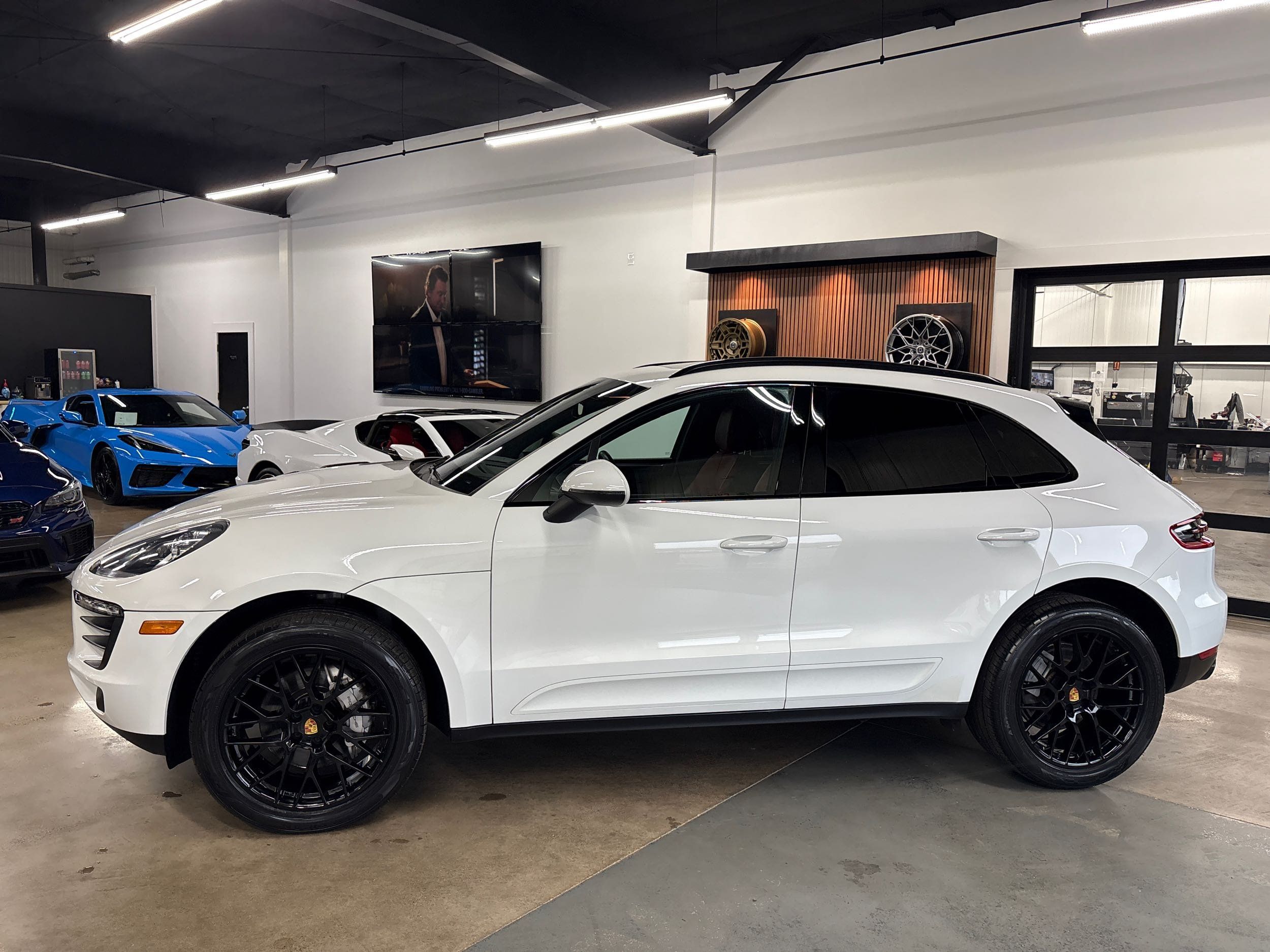 2016 Porsche Macan S photo 3