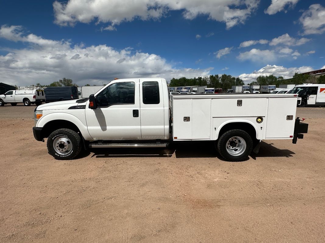 View vehicle photo 6