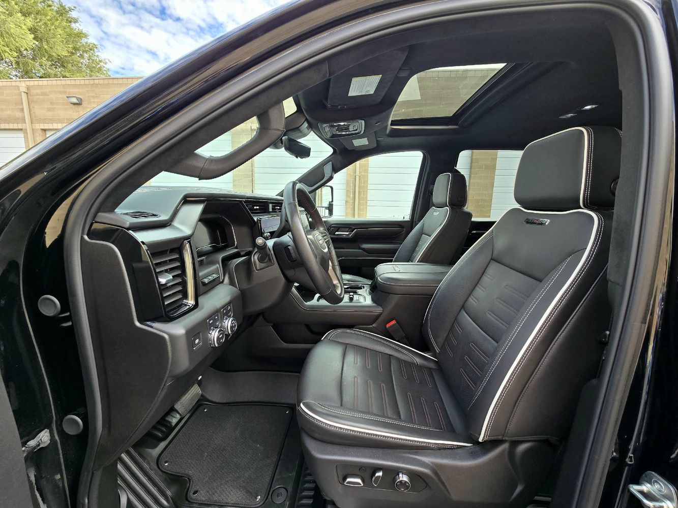 2025 Gmc Sierra HD AT4X photo 23