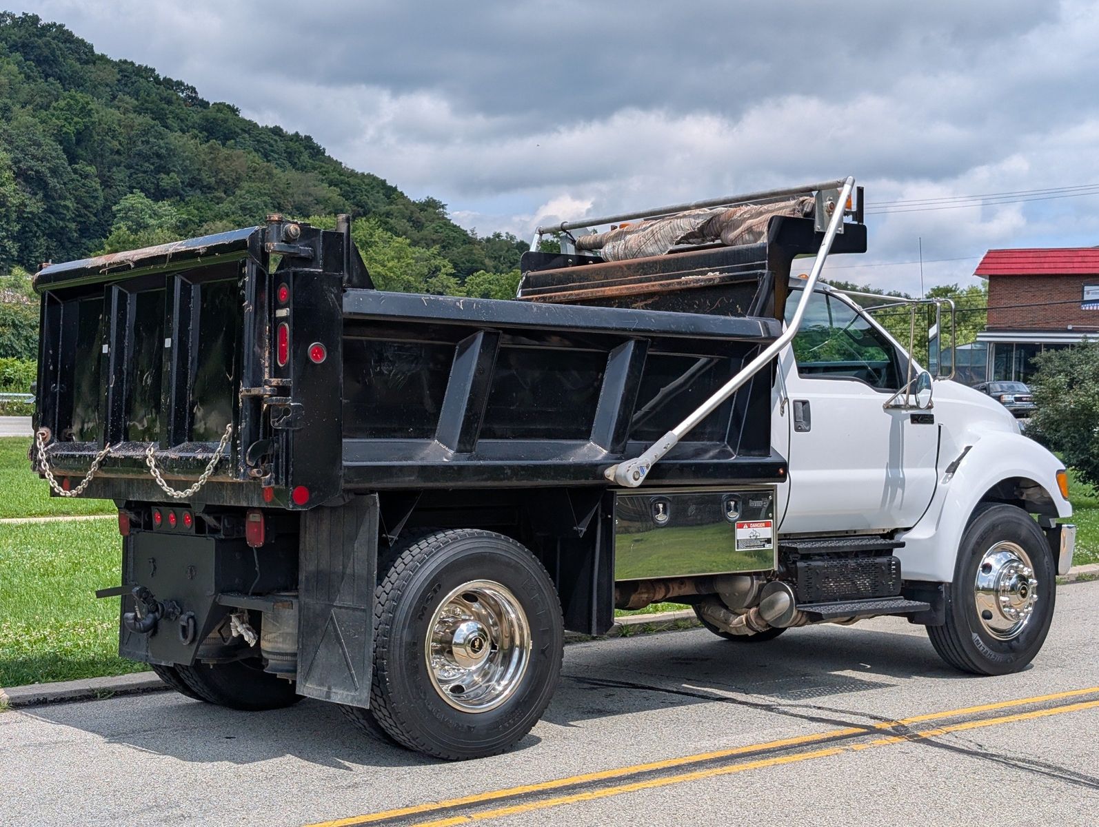 2015 Ford F-750 82