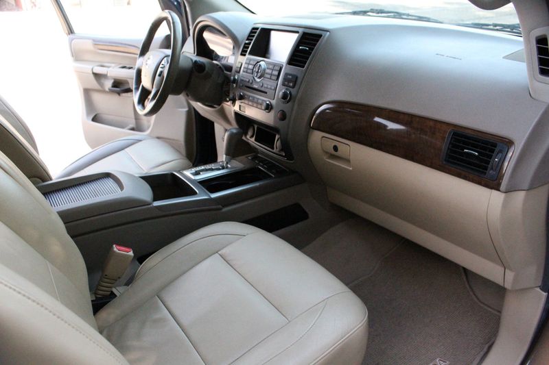 2013 Nissan Armada Photos 2013 Nissan Armada Photos