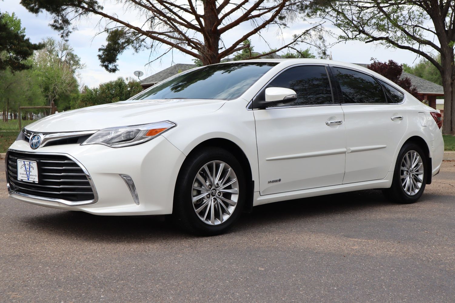 2018 Toyota Avalon Hybrid Limited | Victory Motors of Colorado