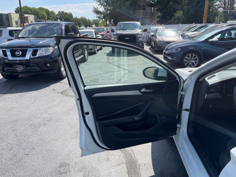 2022 Volkswagen Jetta S photo 7