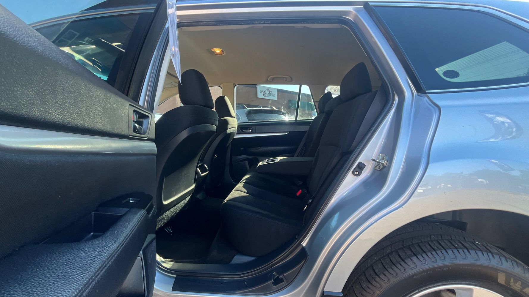 2014 Subaru Outback 2.5i Premium photo 18