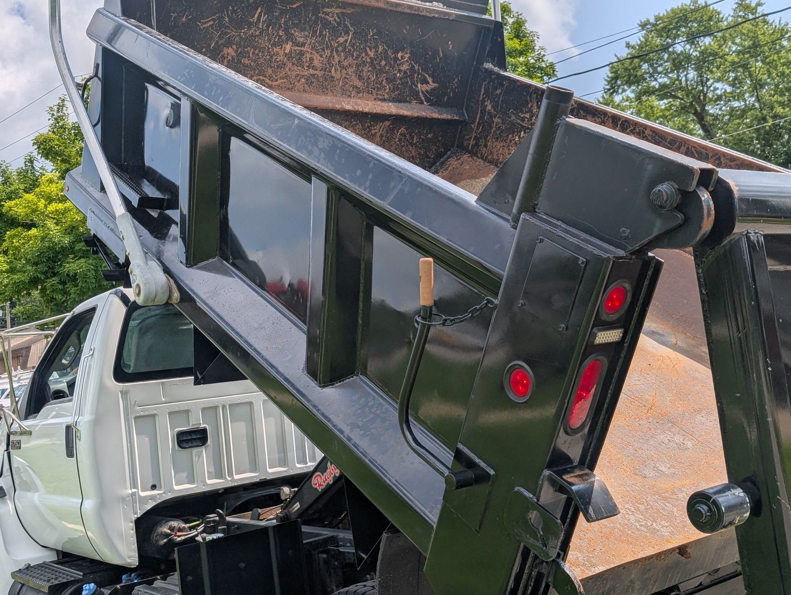2015 Ford F-750 47