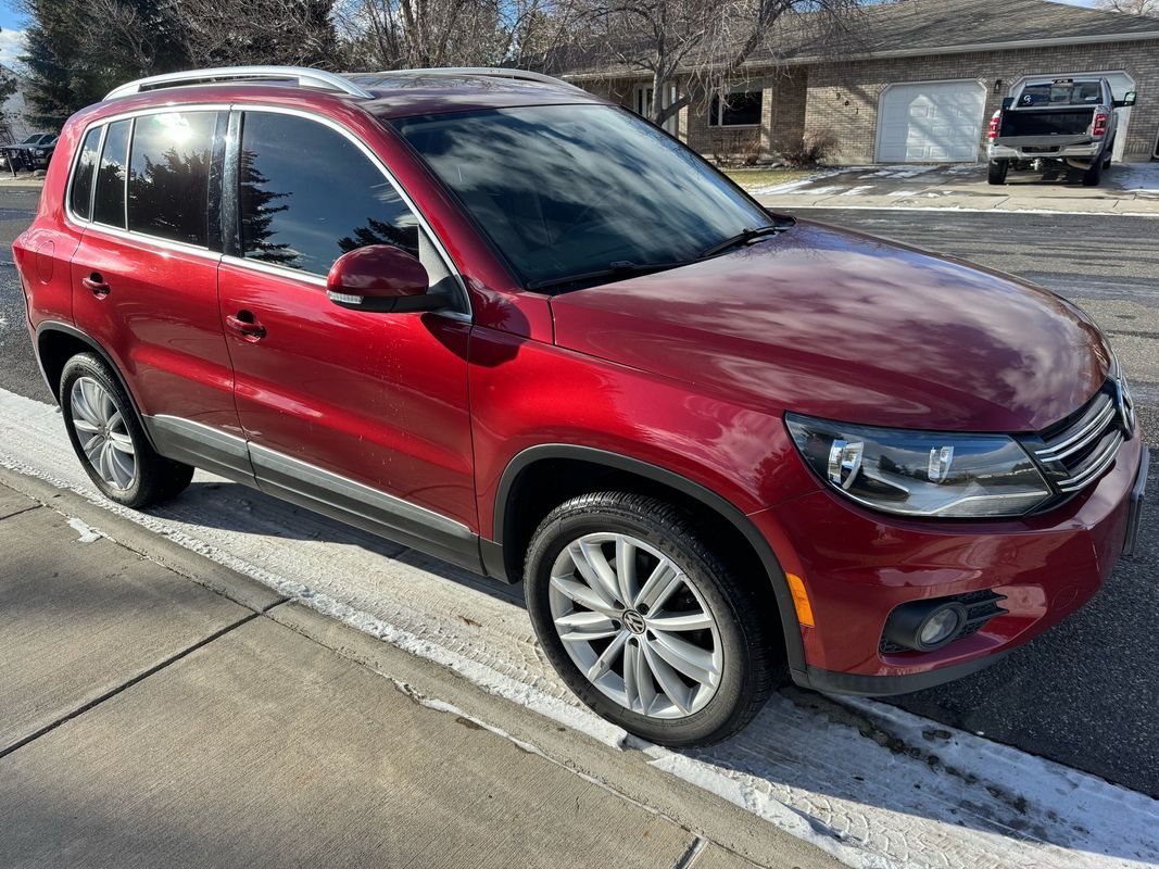 2012 Volkswagen Tiguan SE's photo