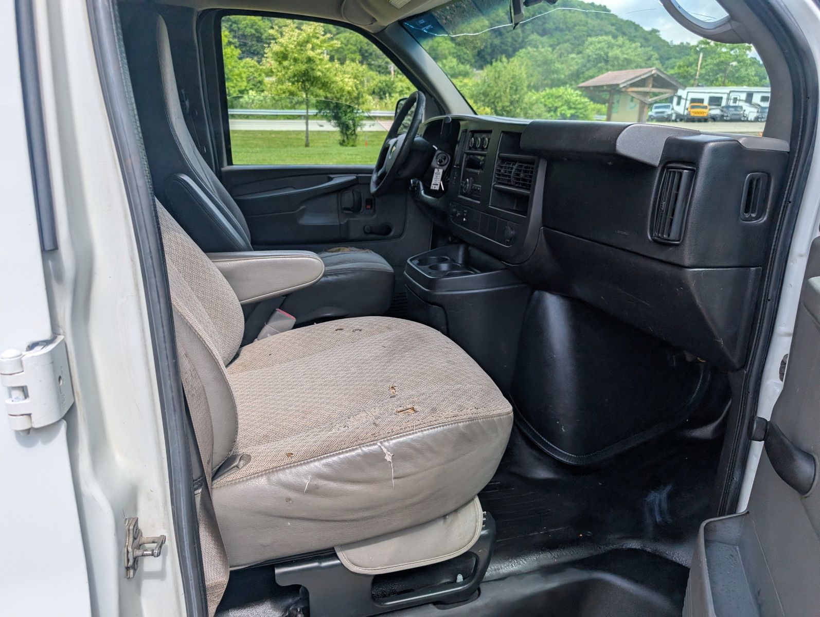 2011 Chevrolet Express 3500 72