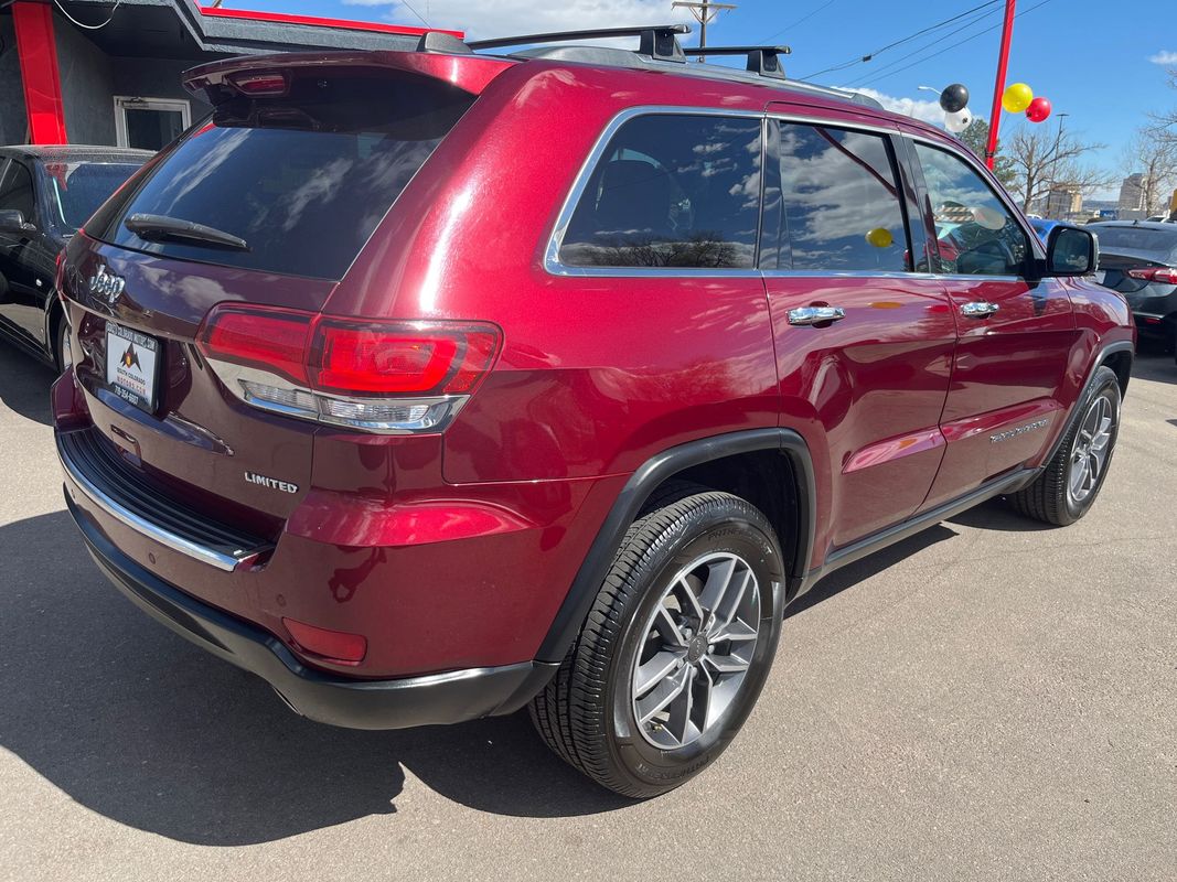 View vehicle photo 7