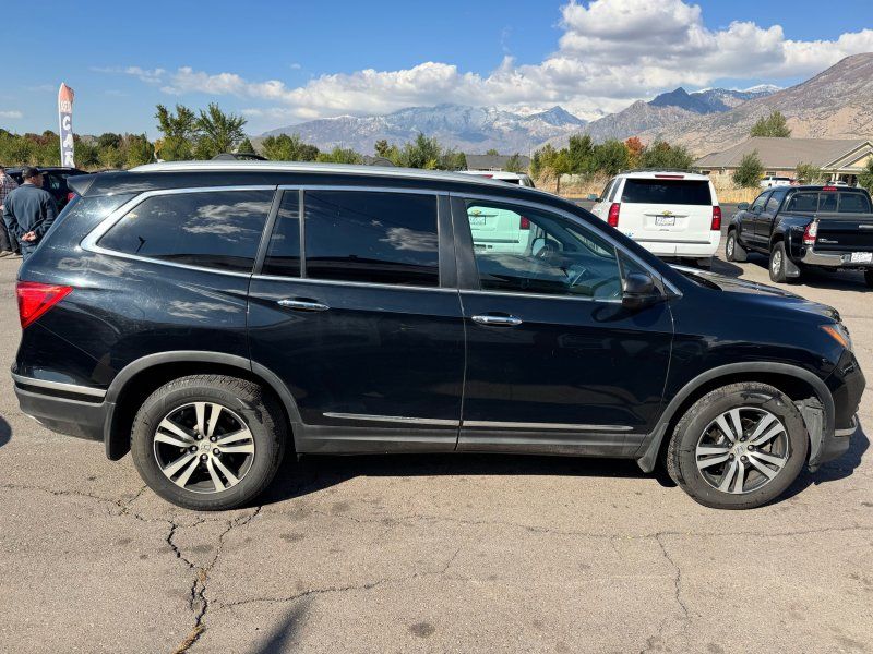 2016 Honda Pilot LX photo 6