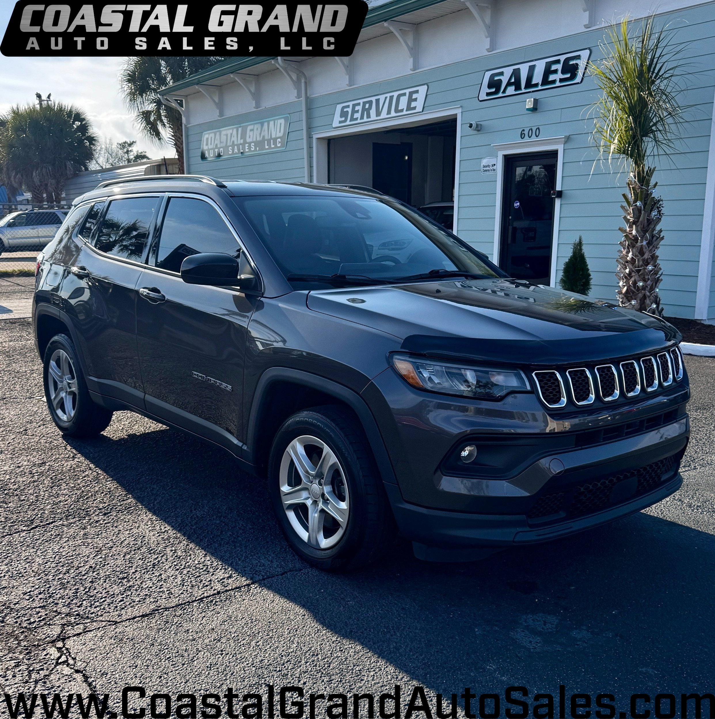 2023 Jeep Compass Latitude's photo