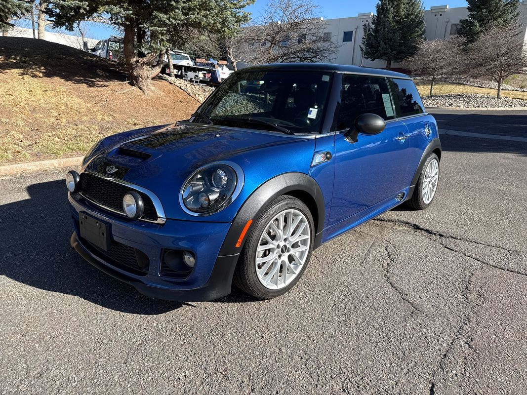 Blue 2019 MINI Cooper S 2-Door Hatchback FWD Hatchback Front-Wheel Drive 6-Speed Automatic