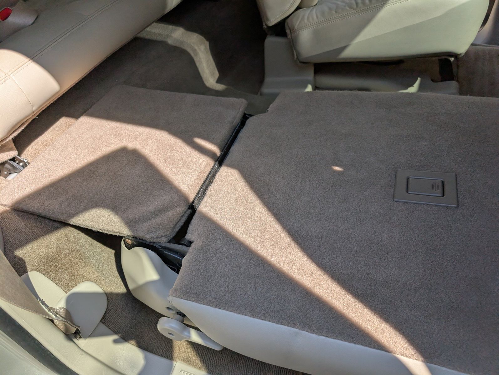 2004 Cadillac Escalade ESV 176