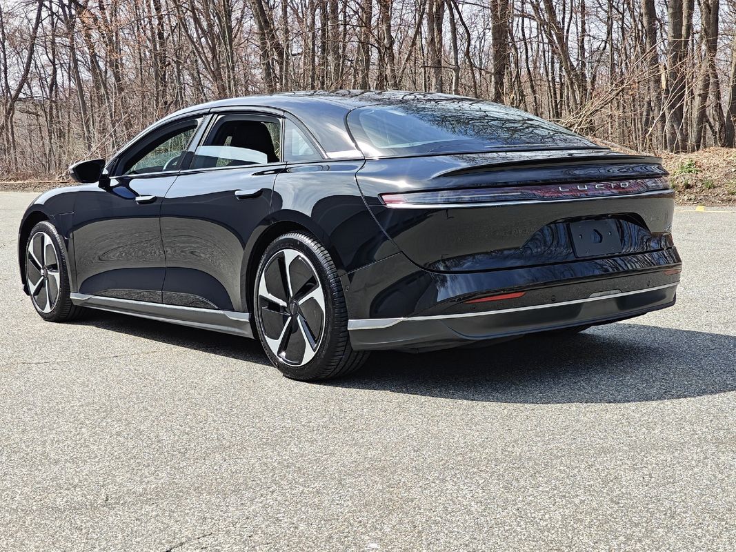 View vehicle photo 5