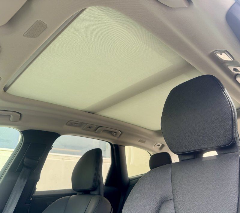2025 Volvo XC60 Plus - Photo 38