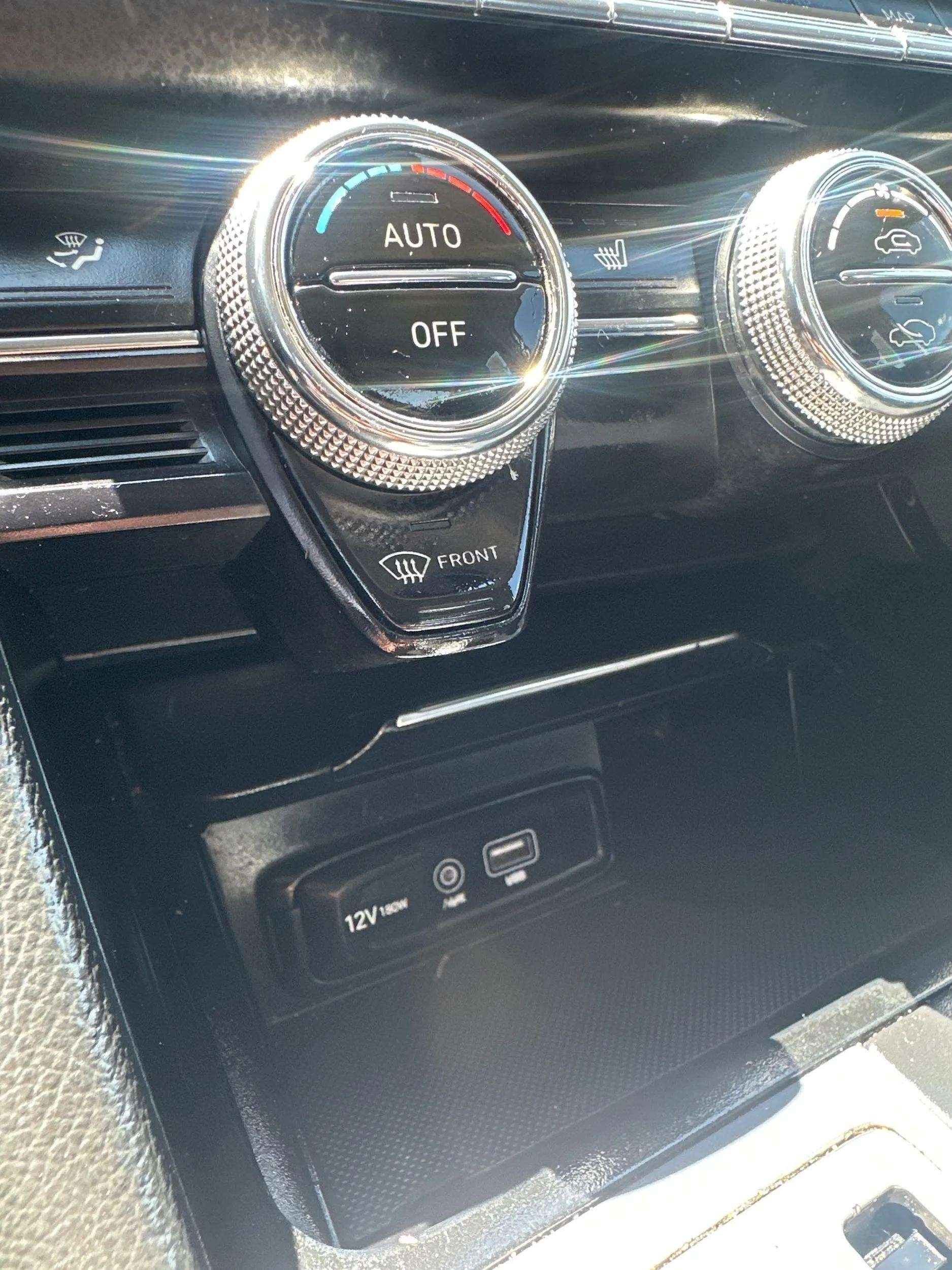 2020 GENESIS G70 Standard - Photo 36