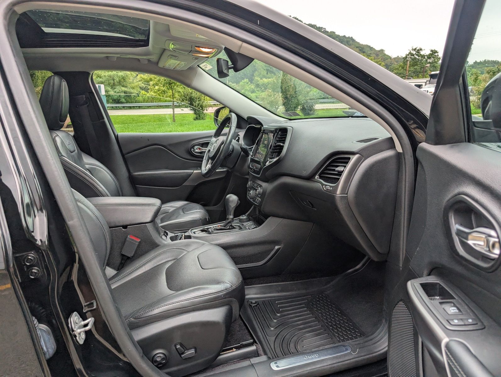 2019 Jeep Cherokee 33