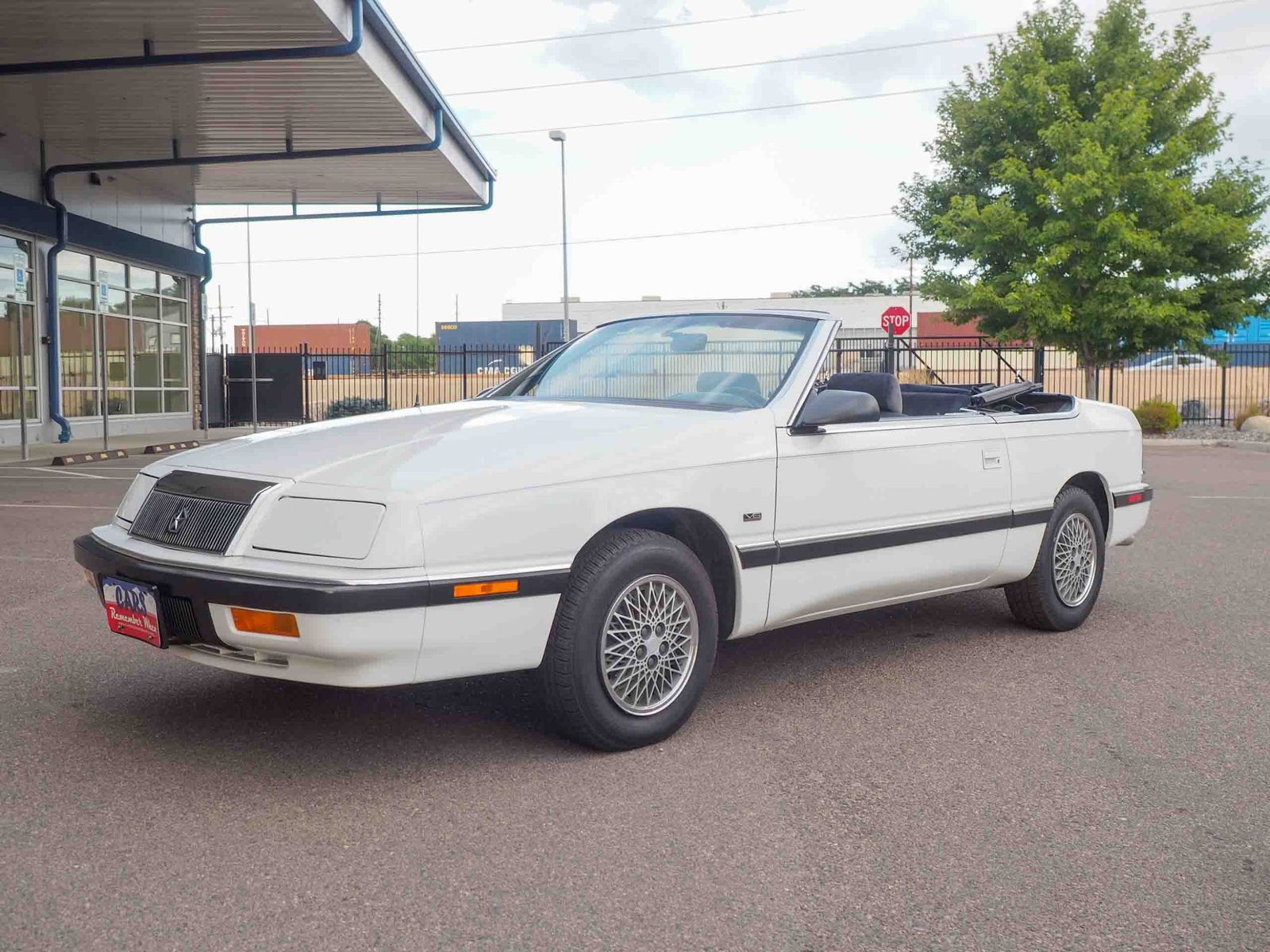 1990 Chrysler Le Baron 34
